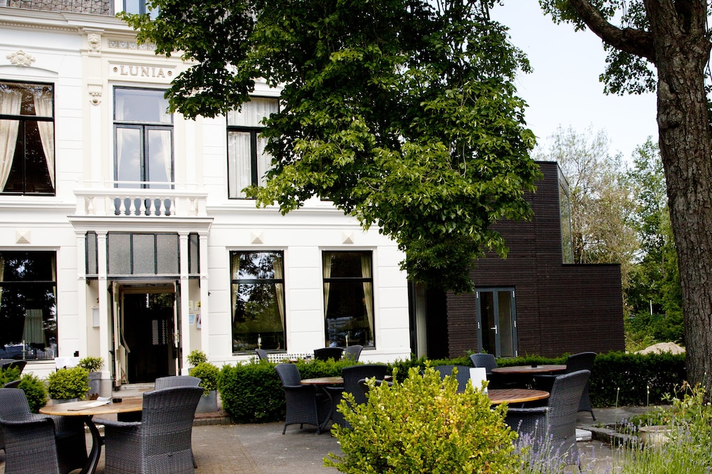 Lunia - carbon neutral hotel in Oldeberkoop