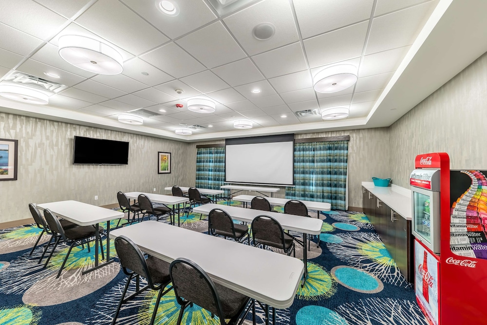 Hampton Inn & Suites Pryor - photo 26