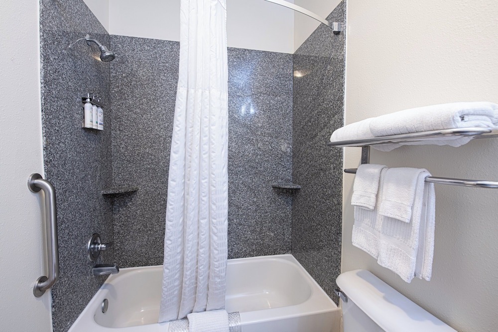 Candlewood Suites New Iberia by IHG - photo 34