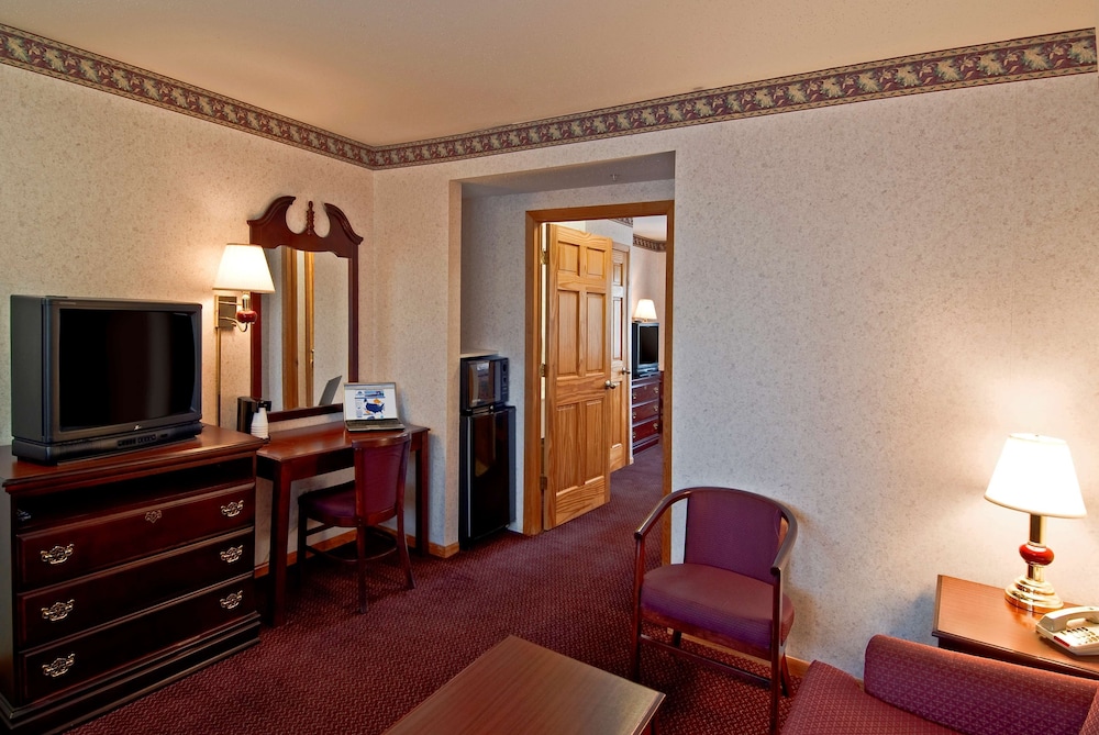 Americas Best Value Inn & Suites Waukegan Gurnee - photo 10