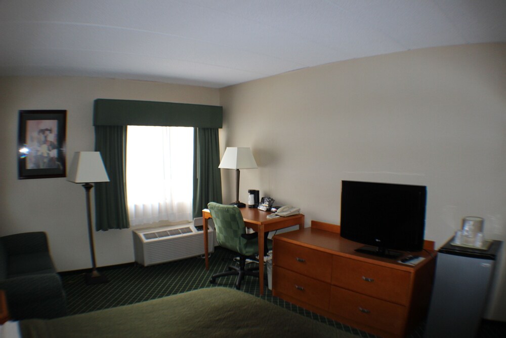 All Seasons Inn & Suites Smithfield Providence - photo 16