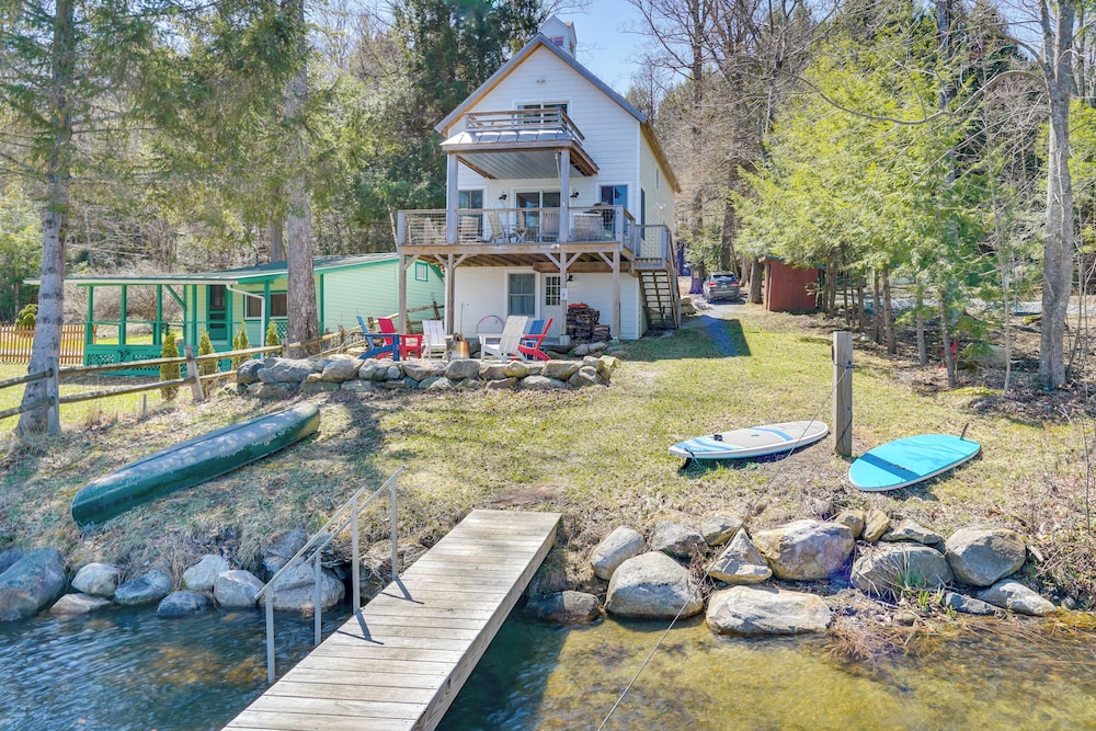 Paddle Swim And Hike Family Lake House In Vermont 21583307 — Wallingford
