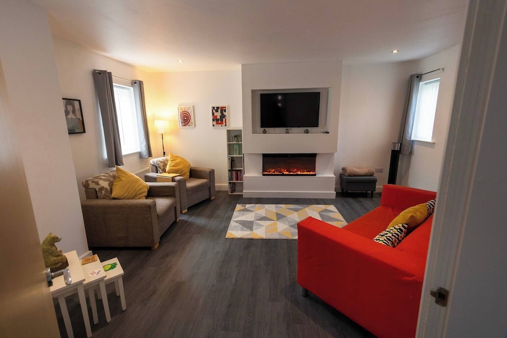 Hampton 3 bedroom Relaxing Escape with Parking — 4-Star Luxury Hotel in Peterborough, United Kingdom