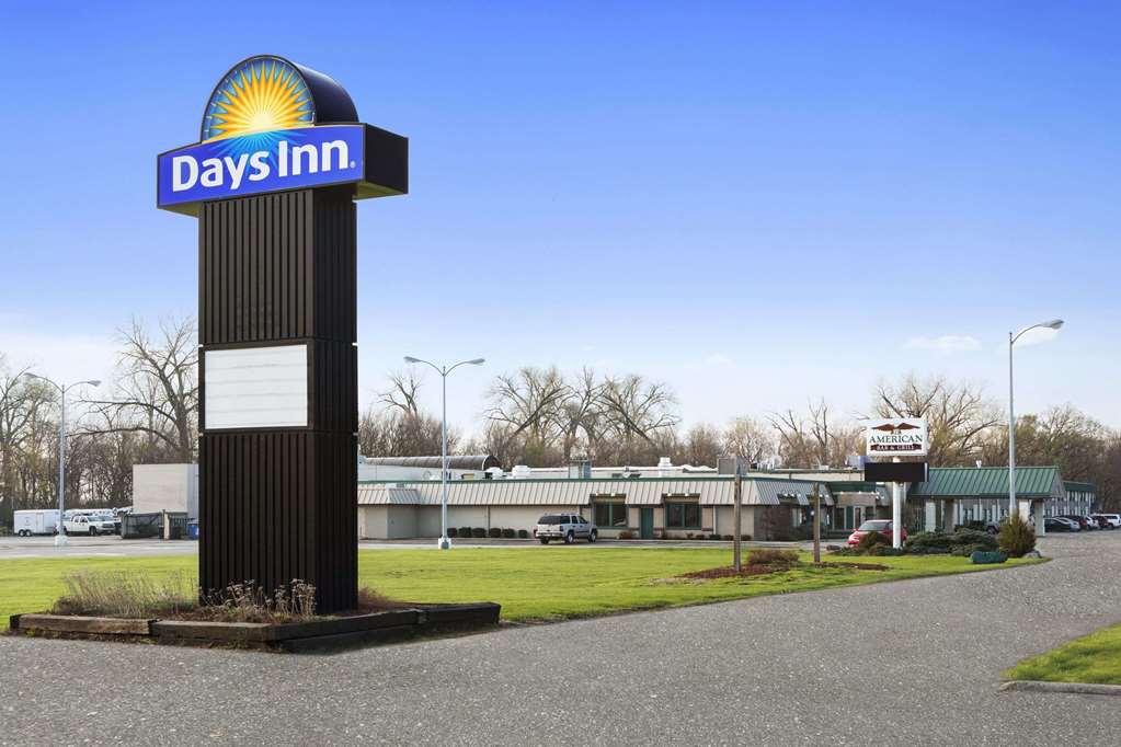 Days Inn by Wyndham Rock Falls - photo 2