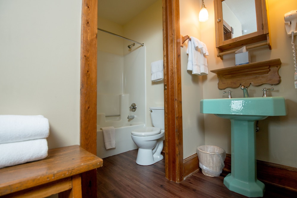 Inn at Cedar Crossing - photo 26