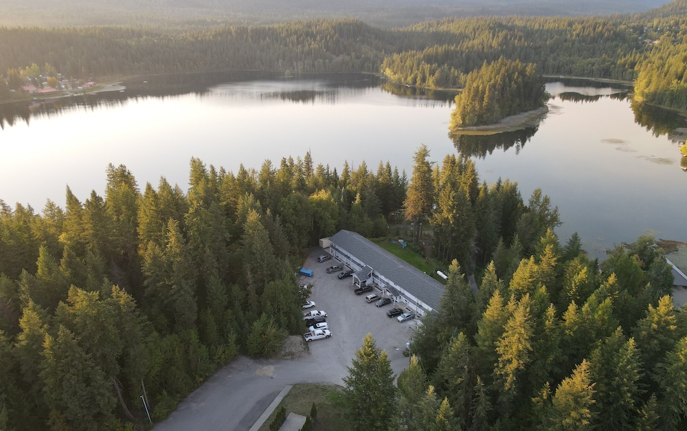 Hotel Civilia Lakeside by Civilia Golf Retreat in Kamloops, Canada