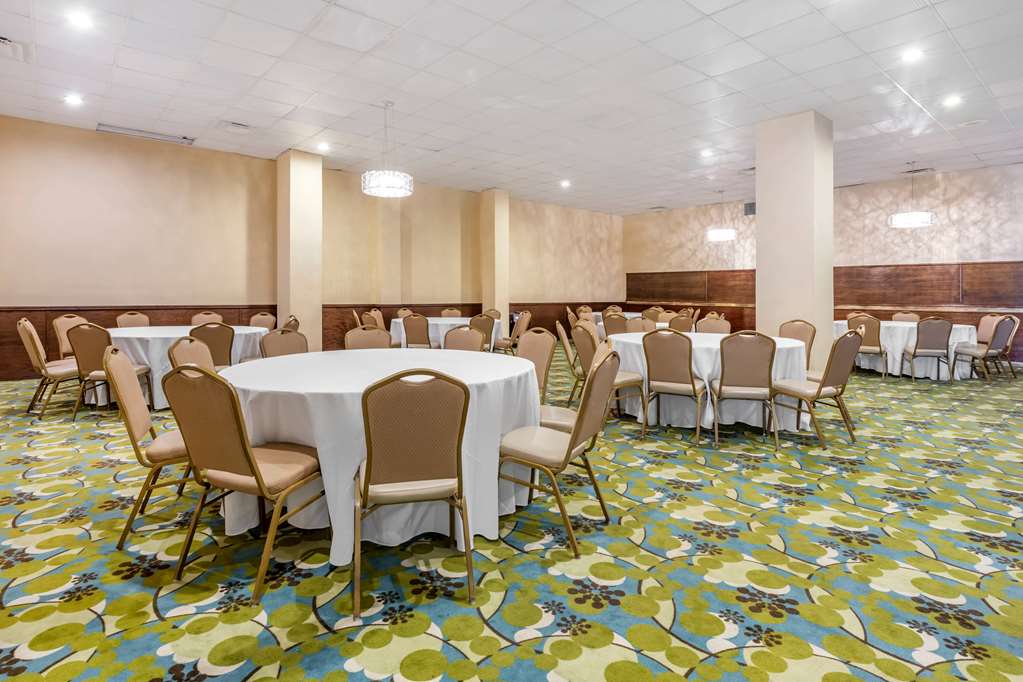 Ramada Plaza by Wyndham Marco Polo Beach Resort - photo 59