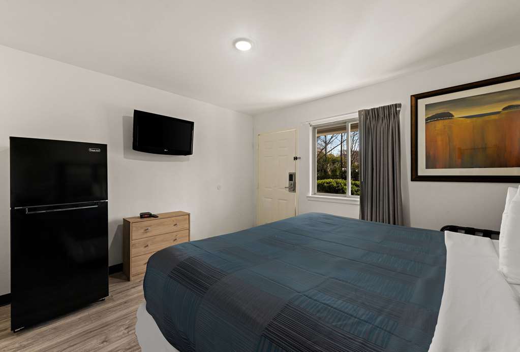 Rodeway Inn Charlotte Independence Blvd. - photo 16