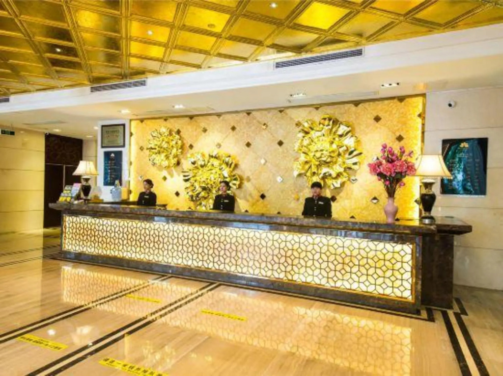 Hejiang Peninsula Hotel in Jiangkou, People's Republic of China