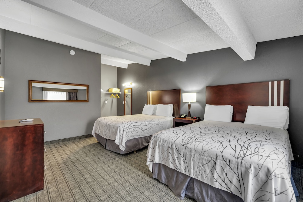 Eastlake Suites Hotel & Conference Center By OYO Urbana - photo 41