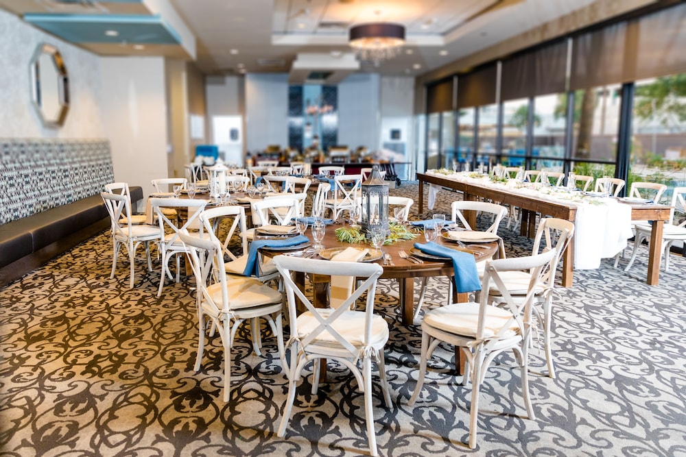 Crowne Plaza Phoenix Airport PHX by IHG - photo 39