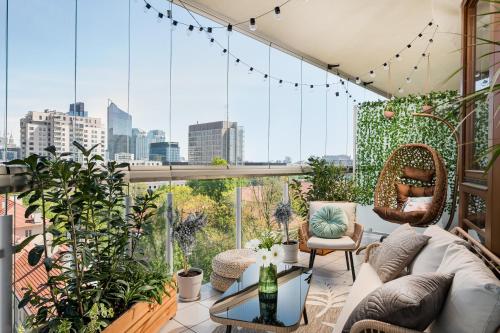 Luxury 2 bedroom Penthouse Warsaw Skyline 15m terrace garage gym rooftop & only 500 m to METRO — 4-Star Luxury Hotel in Warsaw, Poland