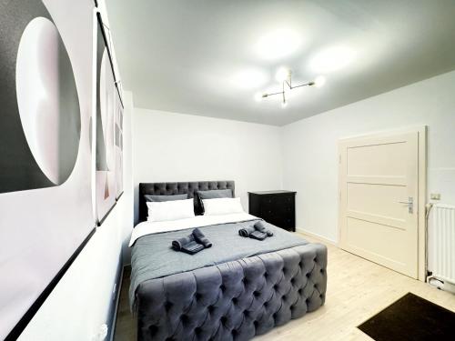 HolidayHome Apartments I Spacious 130qm Apartment Near Berlins Top Sights — 4-Star Luxury Hotel in Berlin, Germany