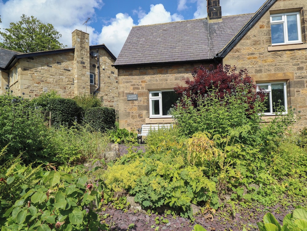 Alnside Cottage — 4-Star Luxury Hotel in Alnmouth, United Kingdom