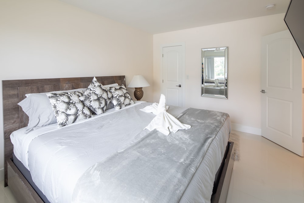 Pompano Suites by the Beach - photo 14