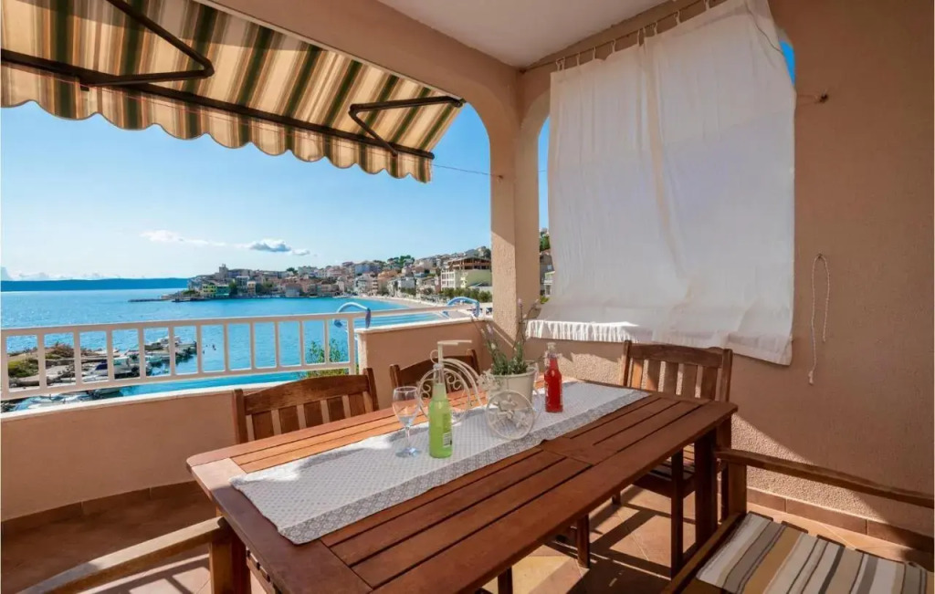 3 Bedroom Amazing Apartment In Igrane — 4-Star Luxury Hotel in Podgora, Croatia