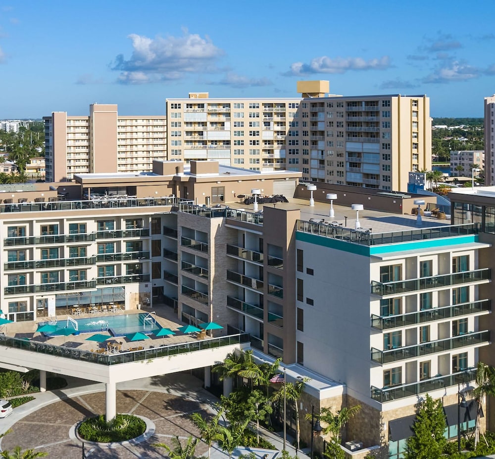Tru By Hilton Pompano Beach Pier - carbon neutral hotel in Pompano Beach