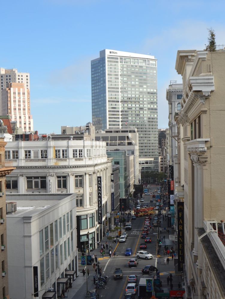 SF Plaza Hotel - photo 35