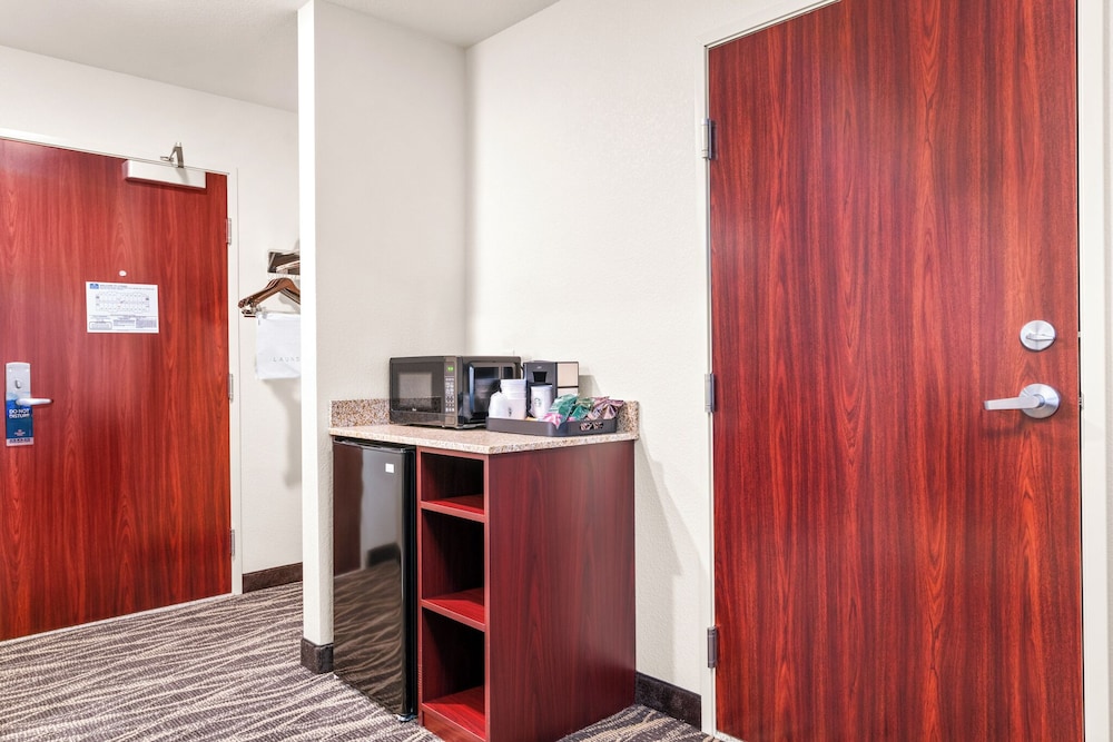 Cobblestone Hotel & Suites Lynden - photo 18