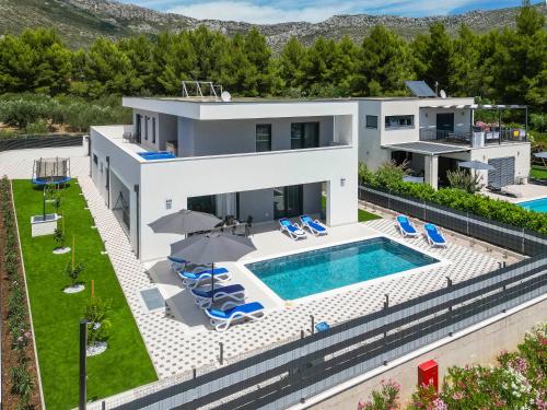 Holiday Villa MI — 4-Star Luxury Hotel in Orebic, Croatia
