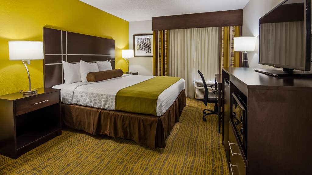 Best Western Plus Hanes Mall Hotel - photo 12