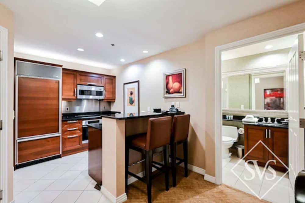 StripViewSuites at Signature - photo 94