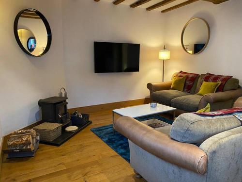 The Horners Cheshire Village Parking Walks Aga dogs — 4-Star Luxury Hotel in Prestbury, United Kingdom