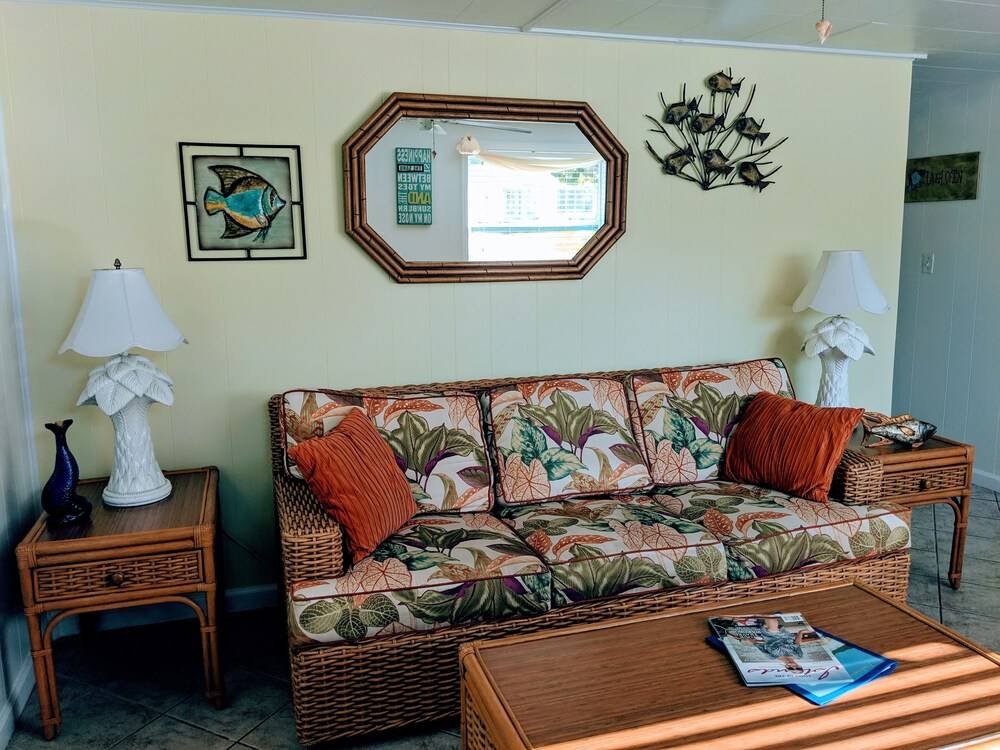 Tropical Winds Motel & Cottages - photo 21