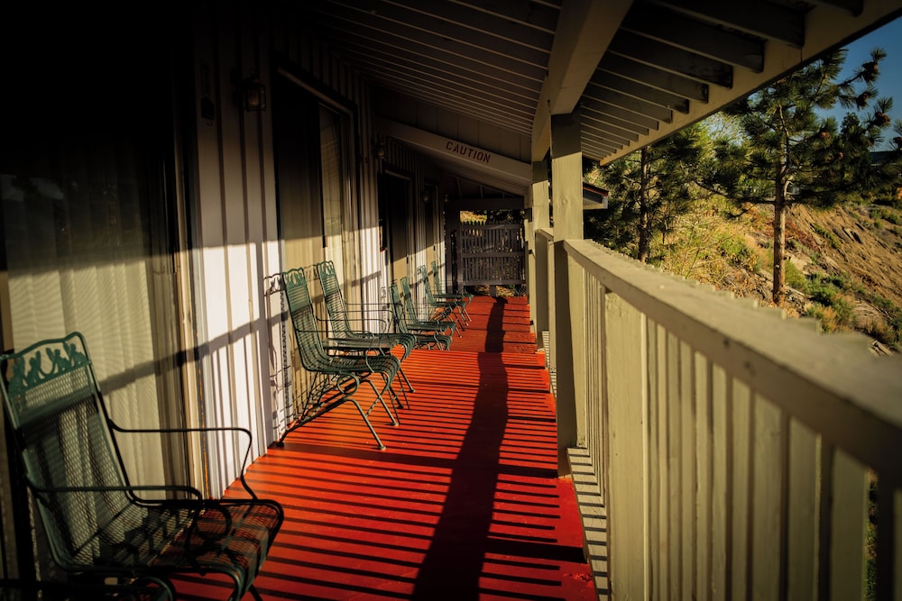 Yosemite Gateway Motel - photo 39
