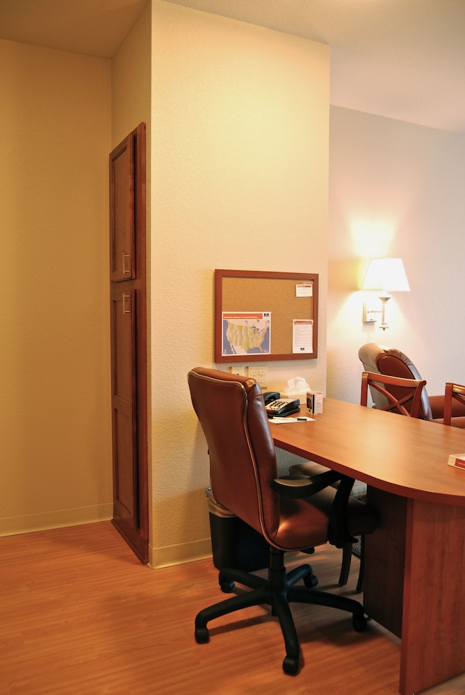 Candlewood Suites Turlock an IHG Hotel - photo 2