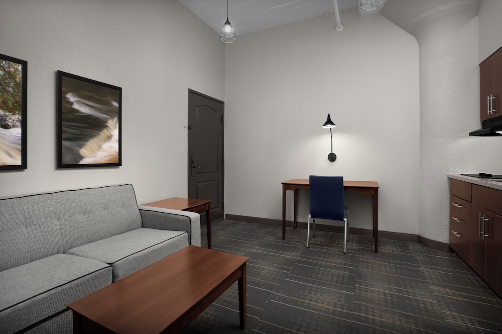 The Suites Hotel at Waterfront Plaza - photo 27
