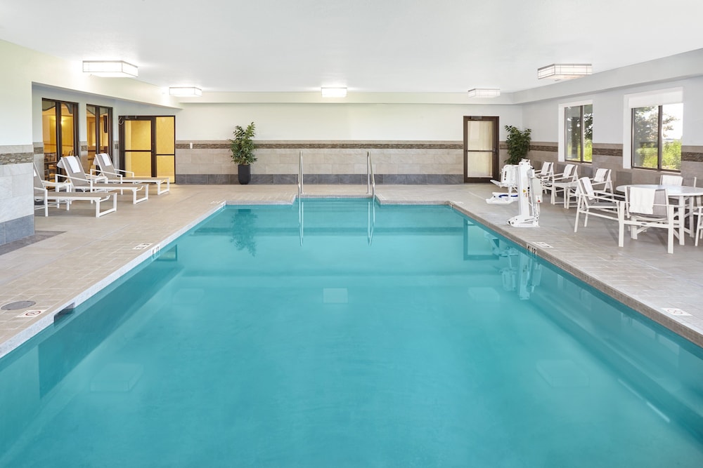 Holiday Inn Express Sheboygan Kohler by IHG - photo 43