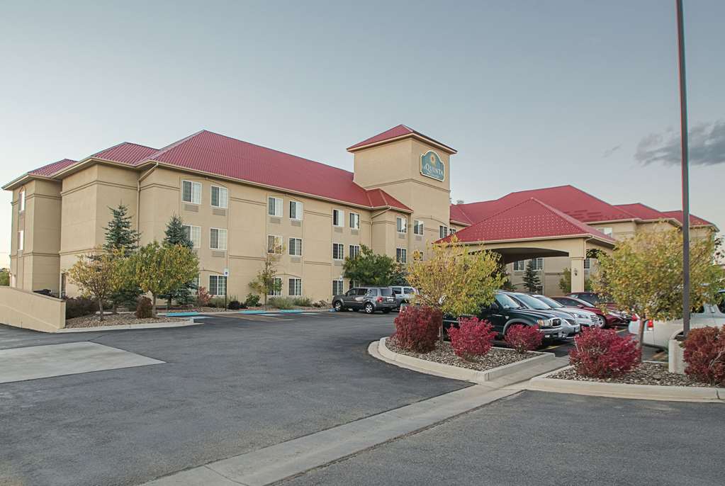 La Quinta Inn & Suites by Wyndham Trinidad - photo 4
