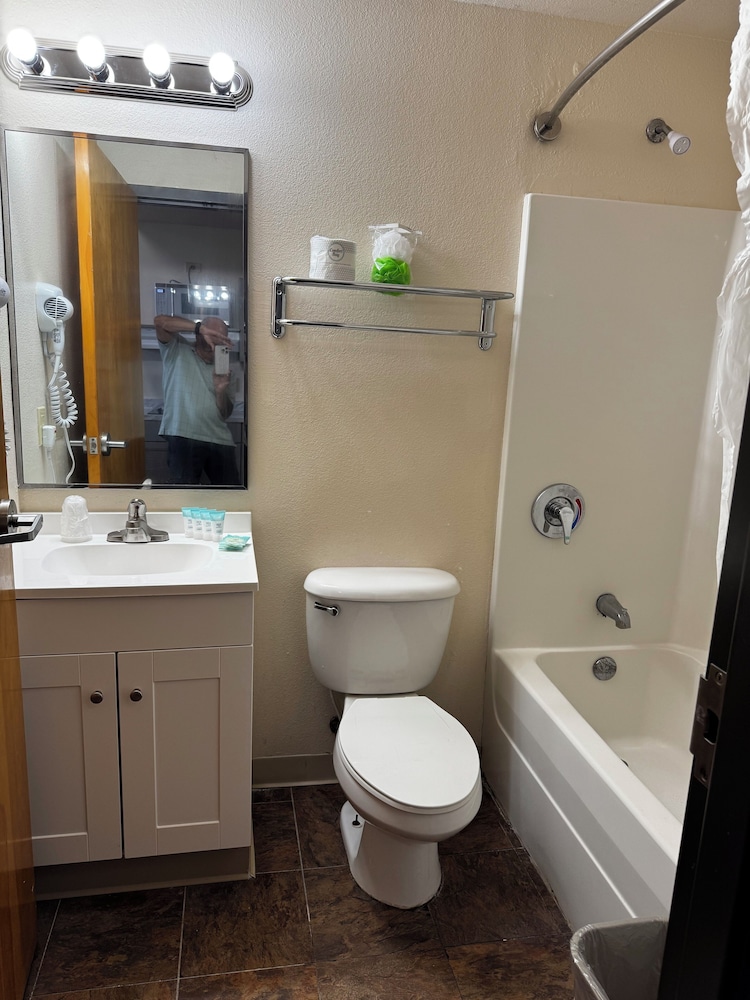 Best Studio Inn - photo 17