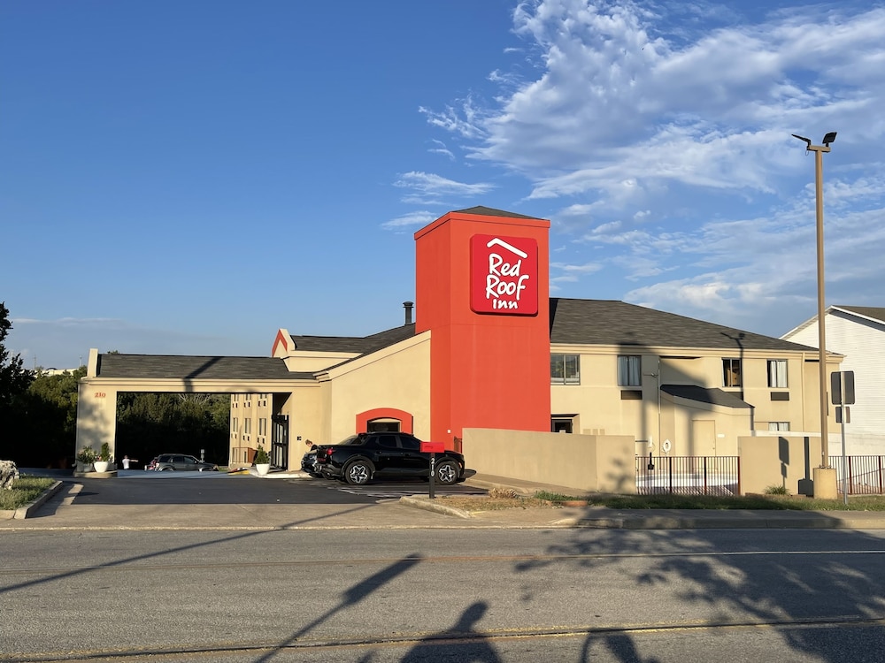 Red Roof Inn Branson - photo 32