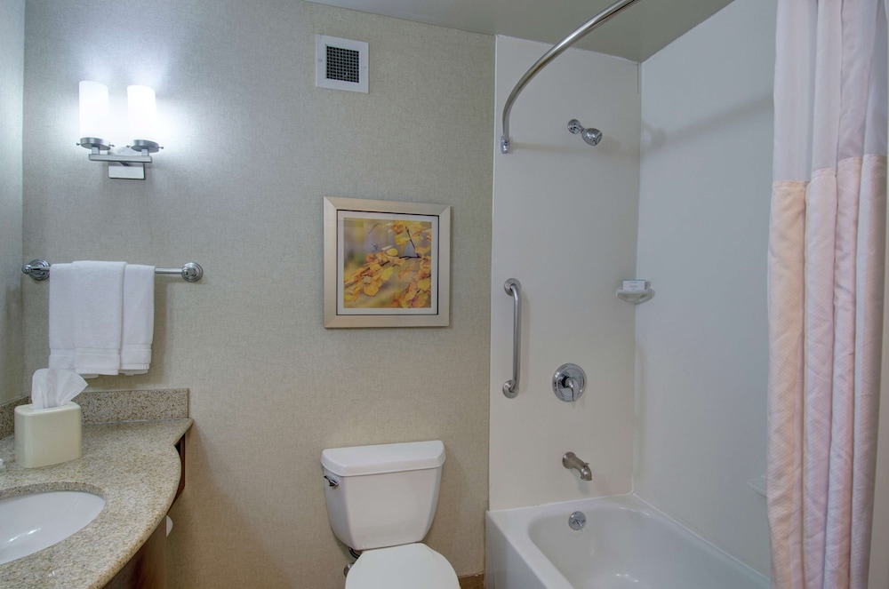 Hilton Garden Inn Norwalk - photo 34