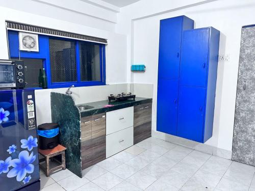 Royal blue apartment in Oshiwara Andheri