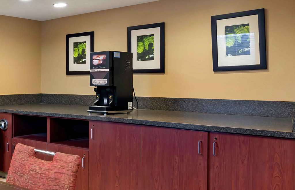 Extended Stay America Overland Park Metcalf - photo 6