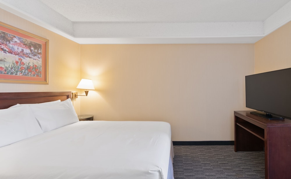 Harmony Suites Secaucus Meadowlands - photo 18