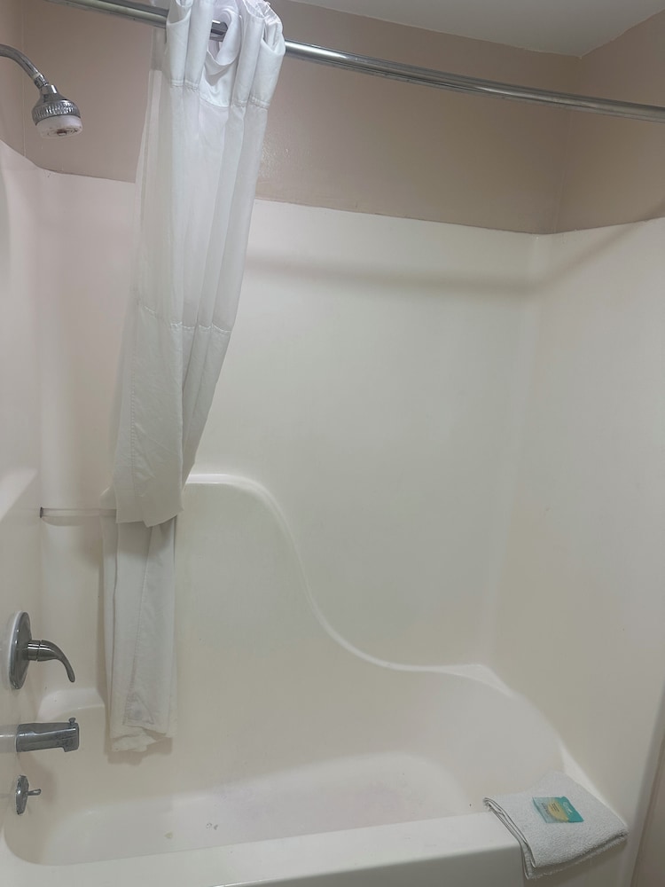 Guest Cottage And Suites - photo 37