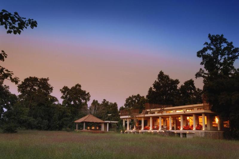 Mahua Kothi Bandhavgarh National Park — 5-Star Luxury Hotel in Manpur, India