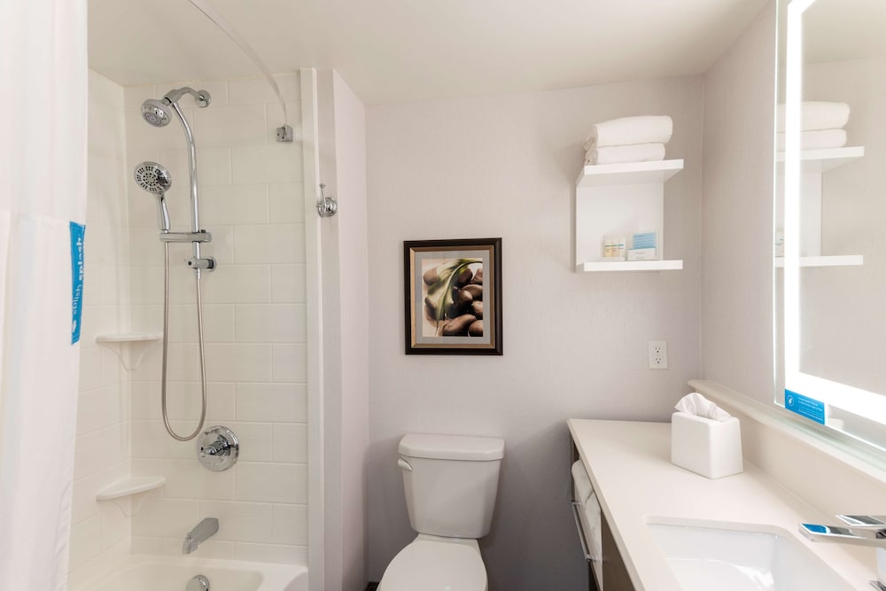 Hampton Inn Holland - photo 39