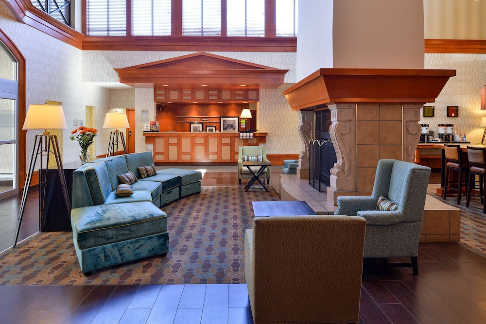 Hampton Inn & Suites By Hilton Calgary University Northwest