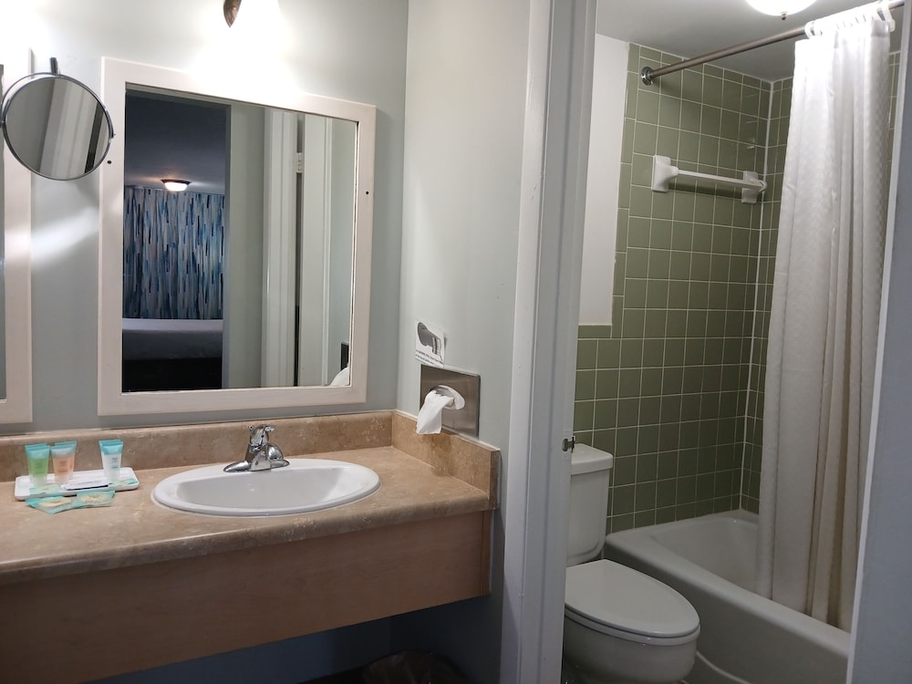 Buccaneer Inn - photo 77