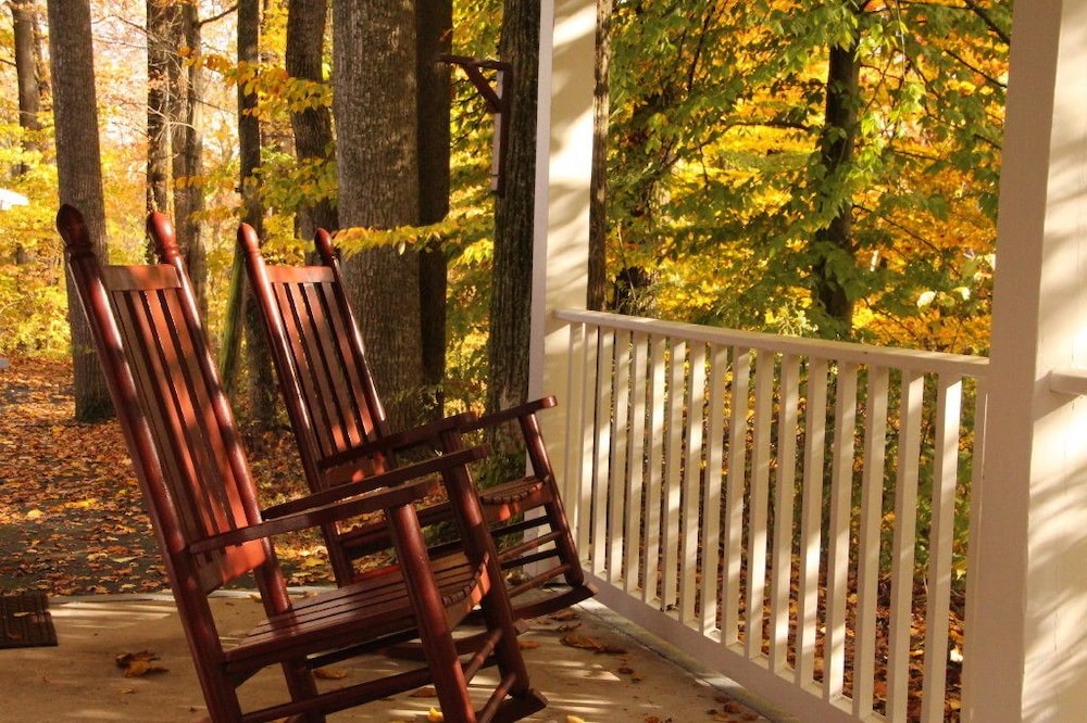 Hickory Bridge Farm Restaurant - photo 35