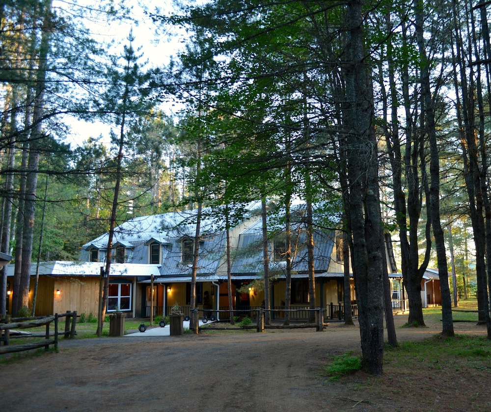 Auberge le Cosy Tremblant — hotel in La Conception