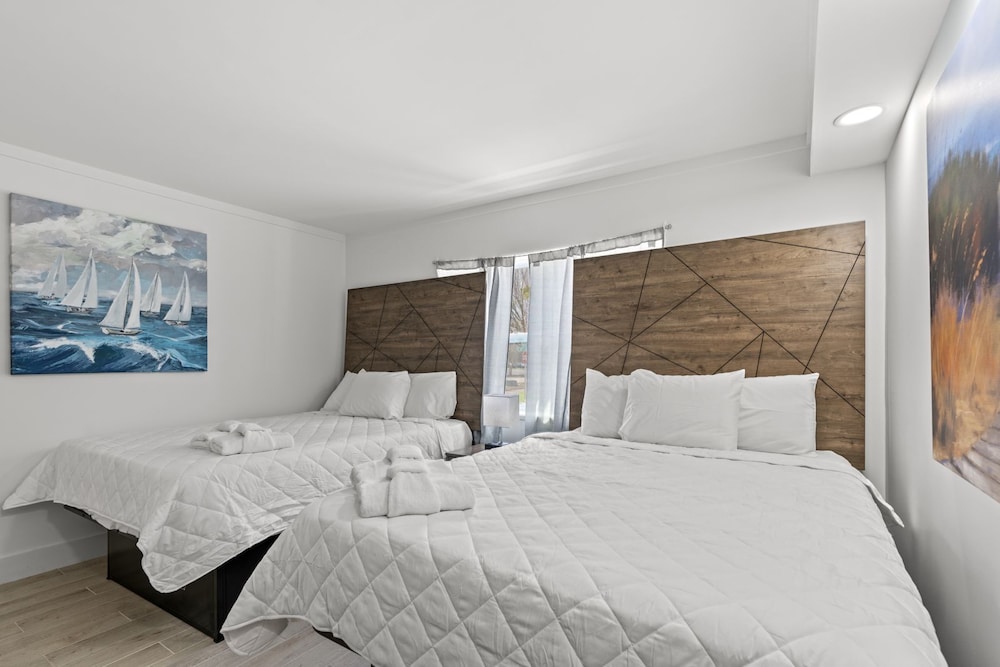 Fin's Inn & Suites - photo 5