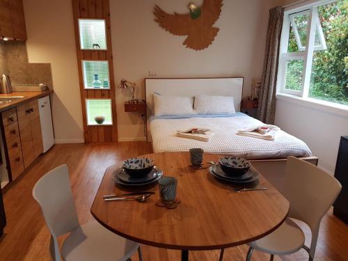 Chalet Karaka — 5-Star Luxury Hotel in Takaka, New Zealand