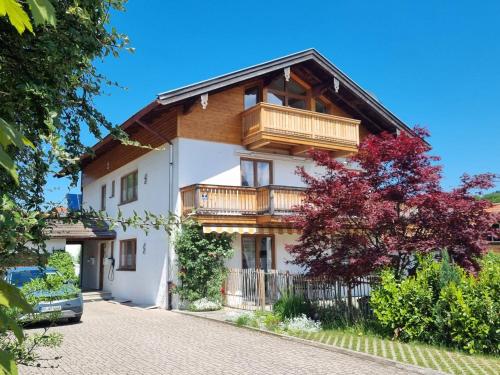 Ferienwohnung Lorenz — 5-Star Luxury Hotel in Ruhpolding, Germany