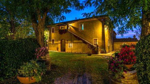 Villa Le Chiarne 22 Emma Villas — 4-Star Luxury Hotel in Asciano, Italy